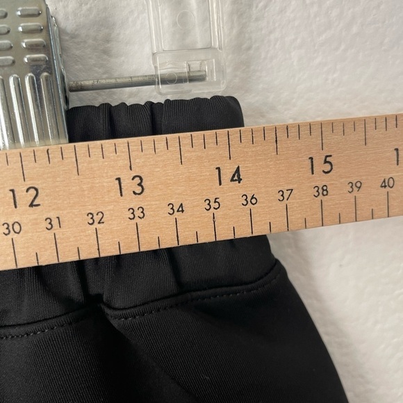 NWT Good American Black Scuba Neoprene Women's Shorts Size 2 - Picture 4 of 11